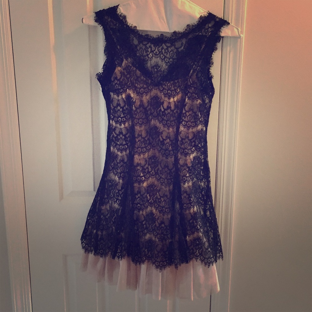 Betsy & Adam Short lace and pale pink party dress